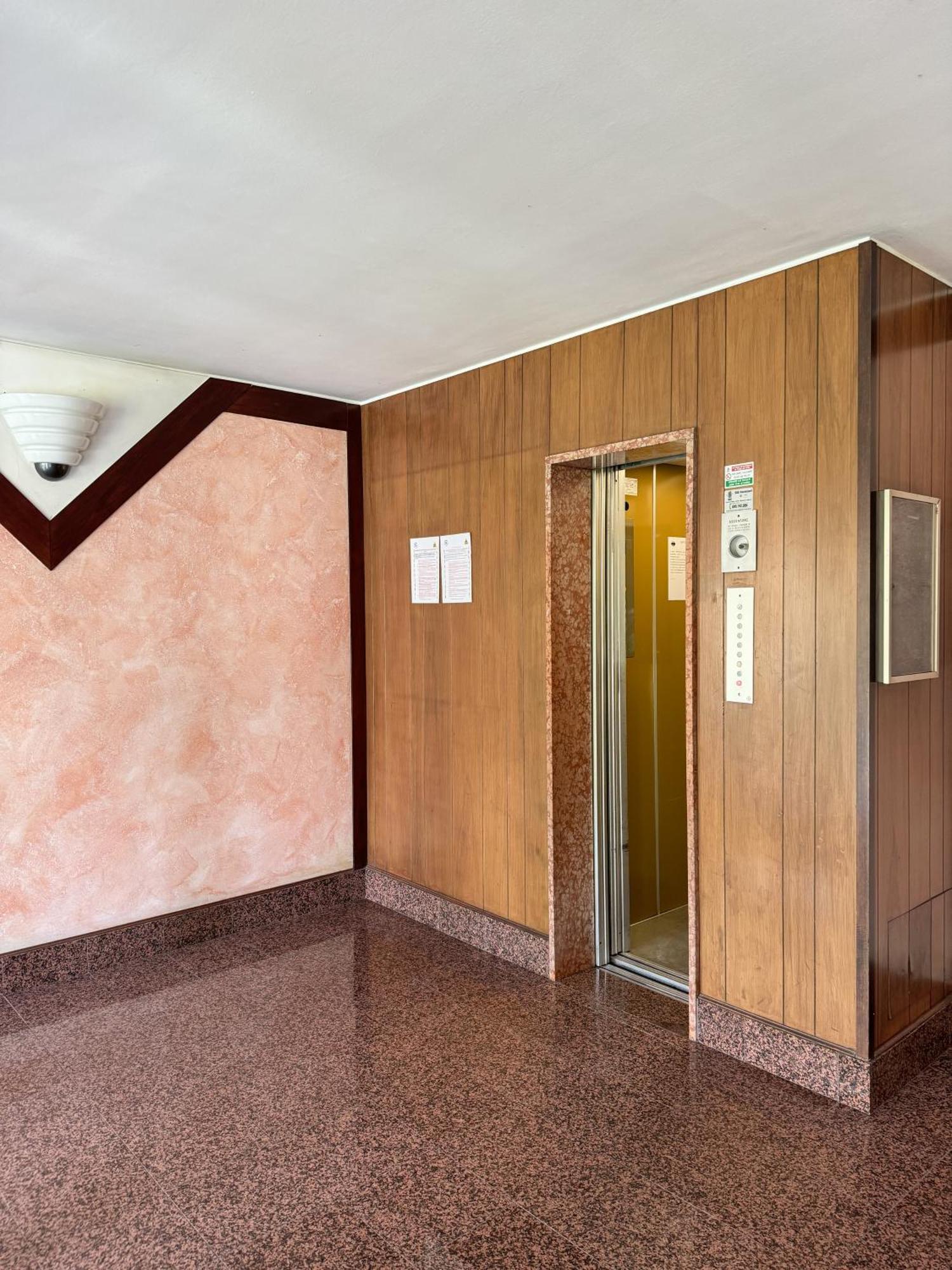 Tosi 11 - Exclusive Apartment Mailand Exterior foto